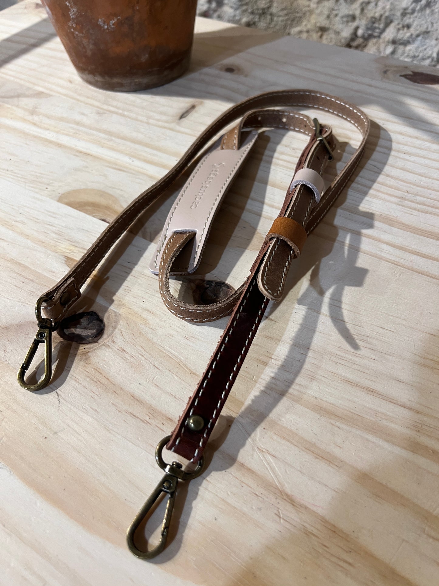 TRACOLLA IN PELLE accessori in Ottone