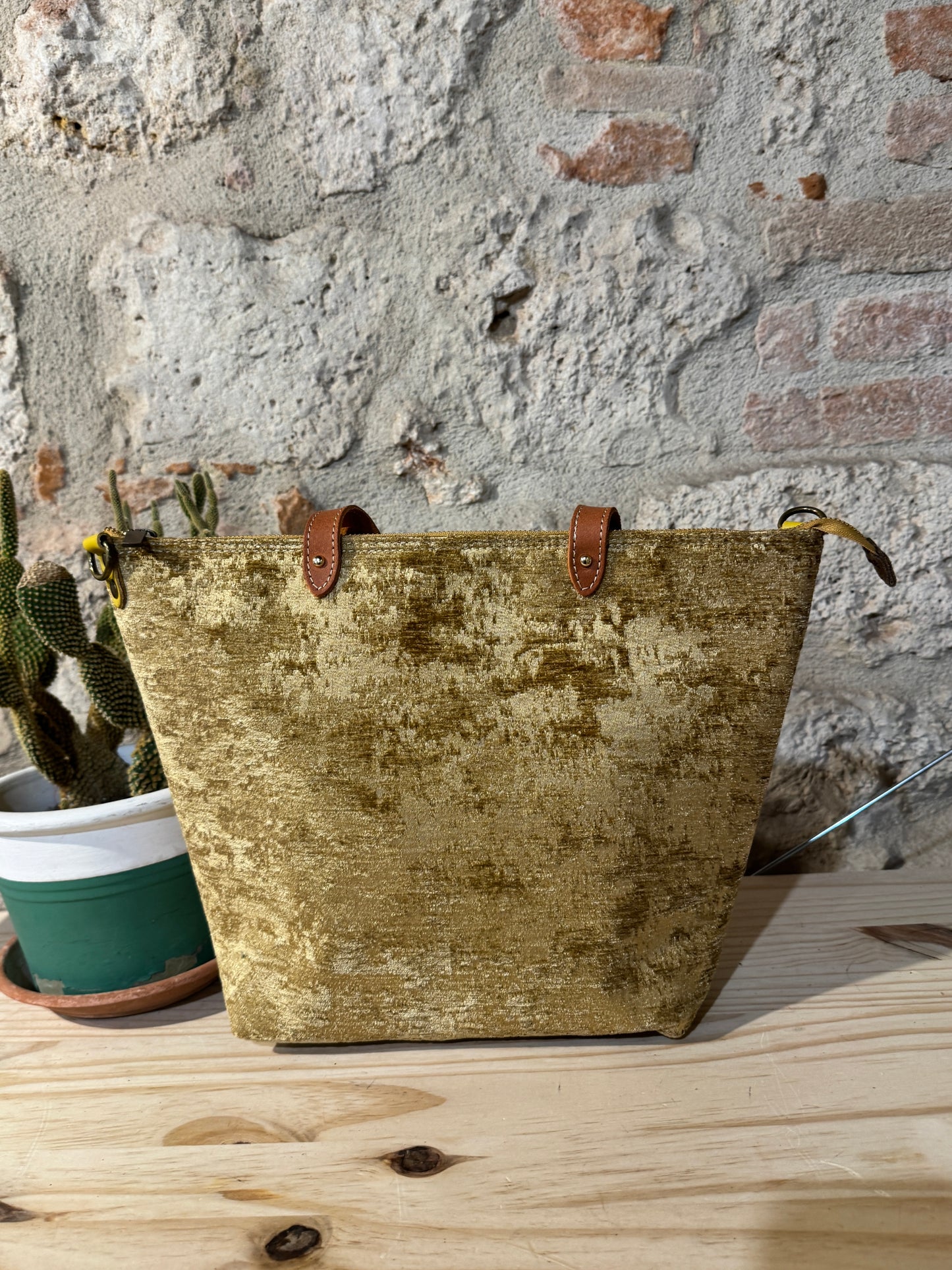 NUOVA LOBIVIA in Cavallino