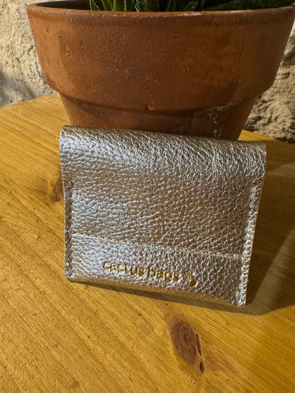 ADENIA il portacarte in pelle color oro chiaro